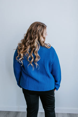 BUTTON FRONT TEXTURED CARDIGAN IN ROYAL BLUE