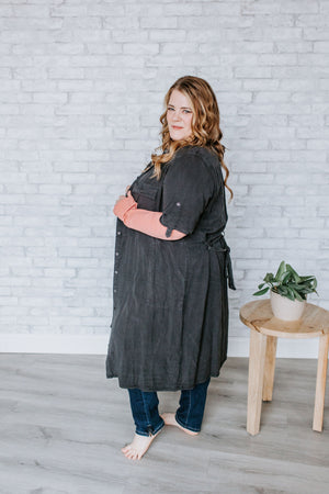 CHAMBRAY SHIRT DRESS IN WASHED BLACK