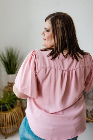 CHIFFON BLOUSE WITH FLUTTER SLEEVE IN PALE PINK