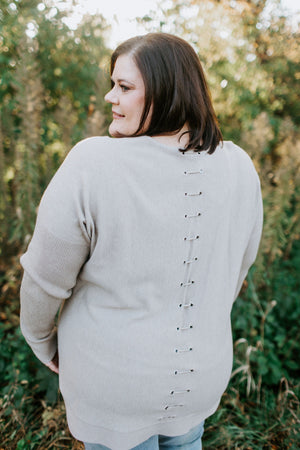 CLASSIC CREWNECK SWEATER WITH EYELET BACK DETAIL IN CHESTNUT