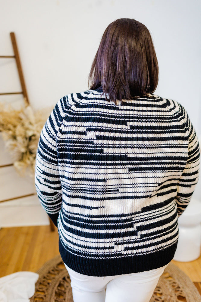 CLASSIC SWEATER WITH STRIPE PATTERN