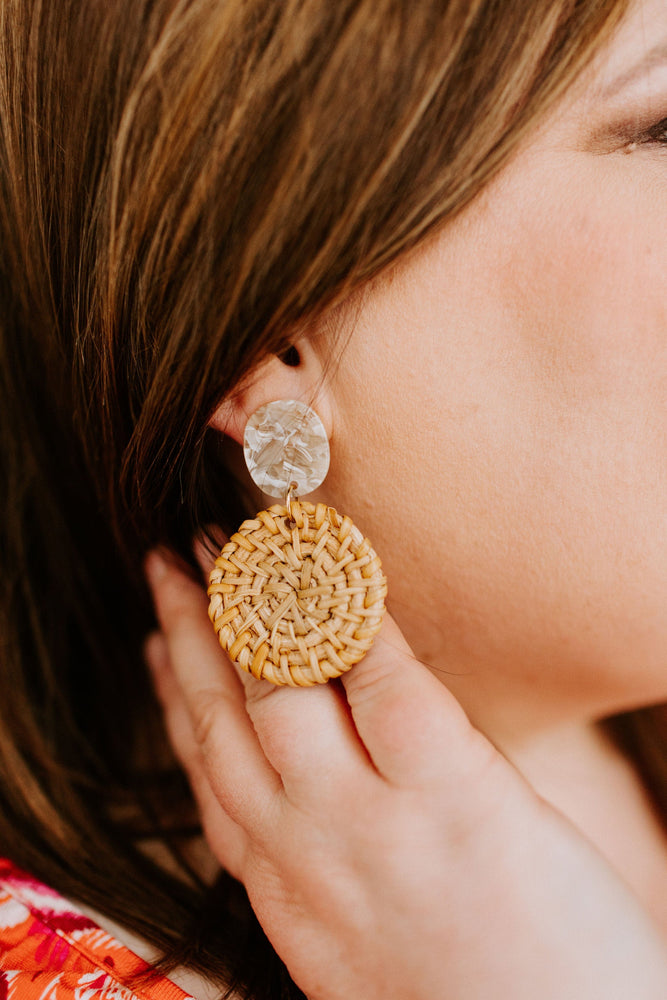 
            
                Load image into Gallery viewer, DOMINICA EARRINGS IN RATTAN
            
        