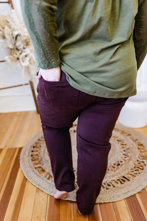 HIGH-RISE SUPER STRETCHY RELAXED SKINNY JEANS IN COFFEEHOUSE