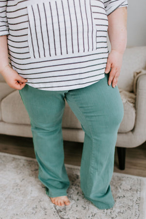 
            
                Load image into Gallery viewer, JUDY BLUE HIGH-WAIST 90&amp;#39;S STRAIGHT LEG JEANS IN SEA GREEN
            
        