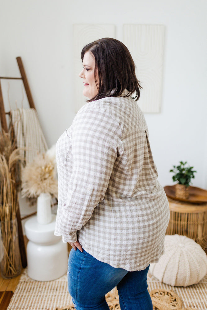 PLAID BUTTON-UP SHIRT IN NEUTRALS