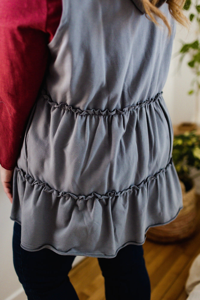 RUFFLE VEST WITH HOODIE IN SHADOW