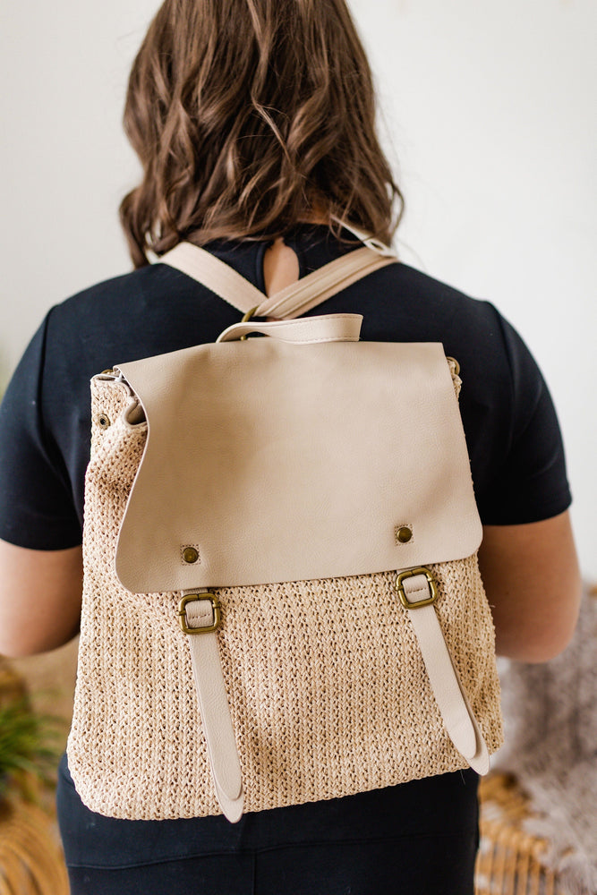 STRAW AND FAUX LEATHER BACKPACK