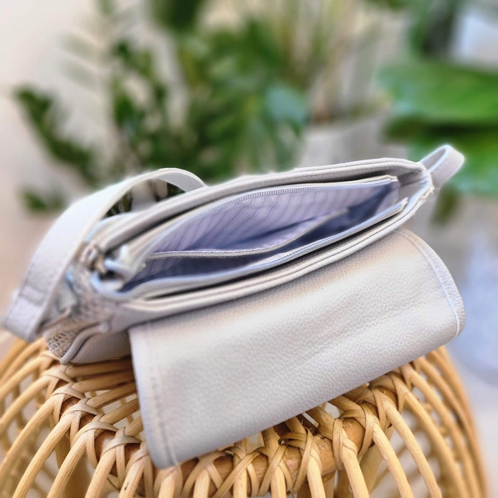 STRAW AND LASER-CUT LACE SATCHEL IN DOVE