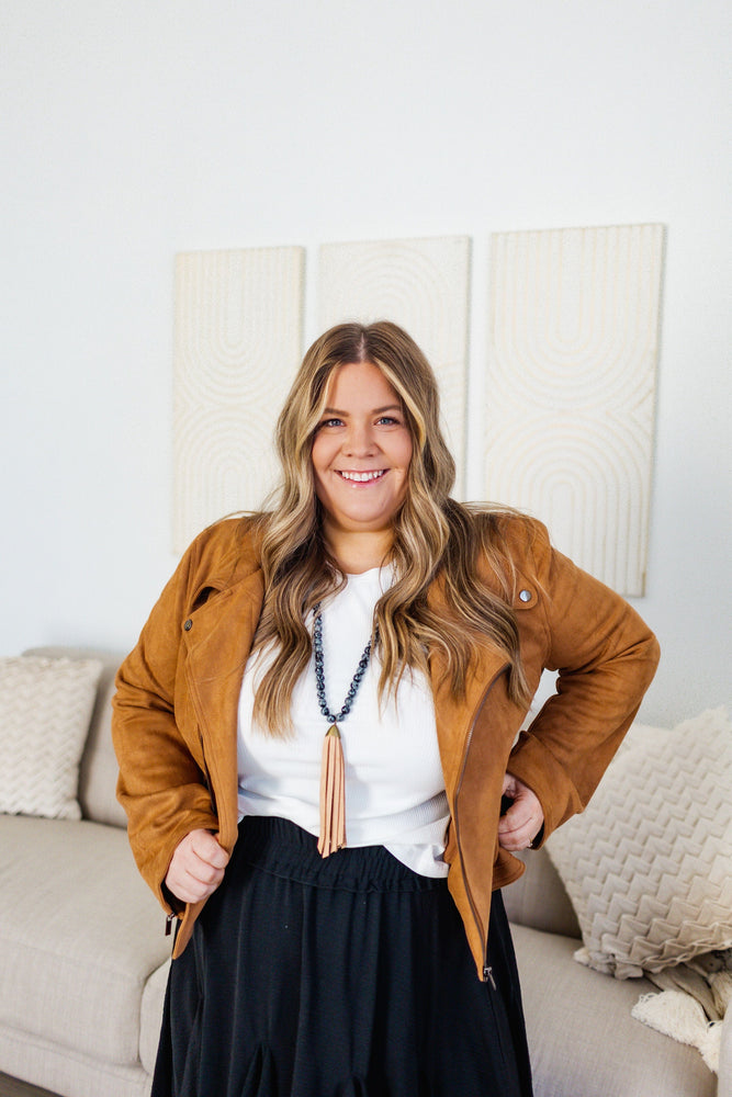 STRETCHY LIGHTWEIGHT MICROSUEDE MOTO JACKET IN CAMEL
