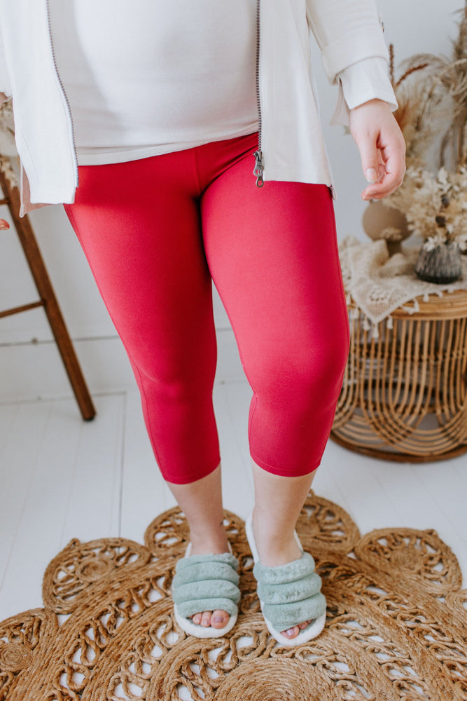 SUPER SOFT CAPRI LEGGING WITH POCKETS IN CORAL – Love Marlow