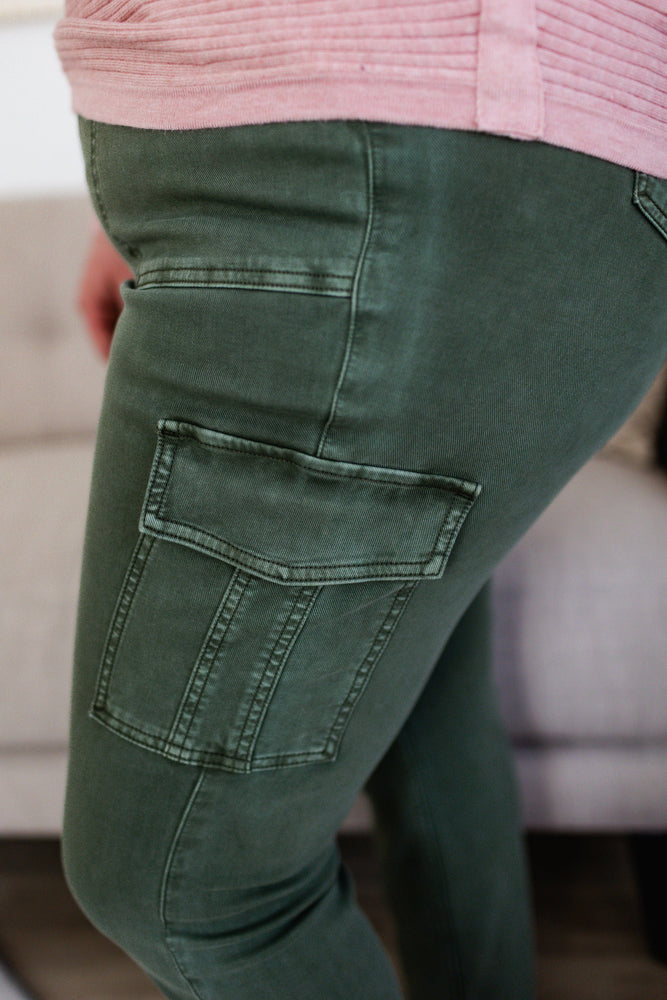 SPANX - Step into a new week in Stretch Twill! ❤️ Our Spanx Stretch Twill  Cargo Pants have a comfy fit that flatters all over. Give us a 😍 if you  can't