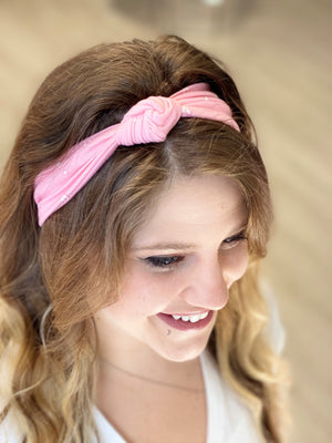 
            
                Load image into Gallery viewer, TOP KNOT HEADBAND IN PINK AND HEARTS
            
        