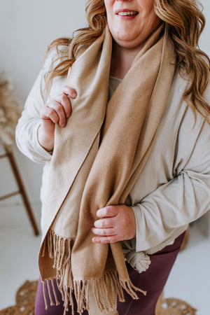 
            
                Load image into Gallery viewer, TWO-TONE SCARF IN TAUPE
            
        