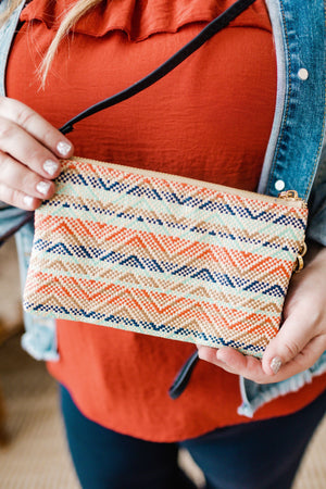
            
                Load image into Gallery viewer, WOVEN STRAW CLUTCH WITH FAUX LEATHER DETAILS IN STRAWBERRY MINT
            
        
