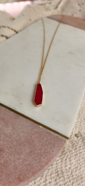 
            
                Load image into Gallery viewer, CONNIE NECKLACE IN STRAWBERRY
            
        