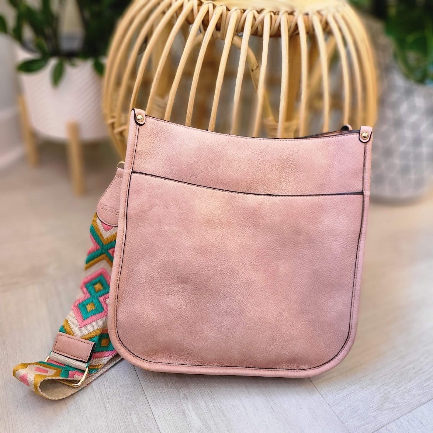 CROSSBODY DIAMOND PATTERN GUITAR STRAP SATCHEL IN DUSTY PINK - Love Marlow