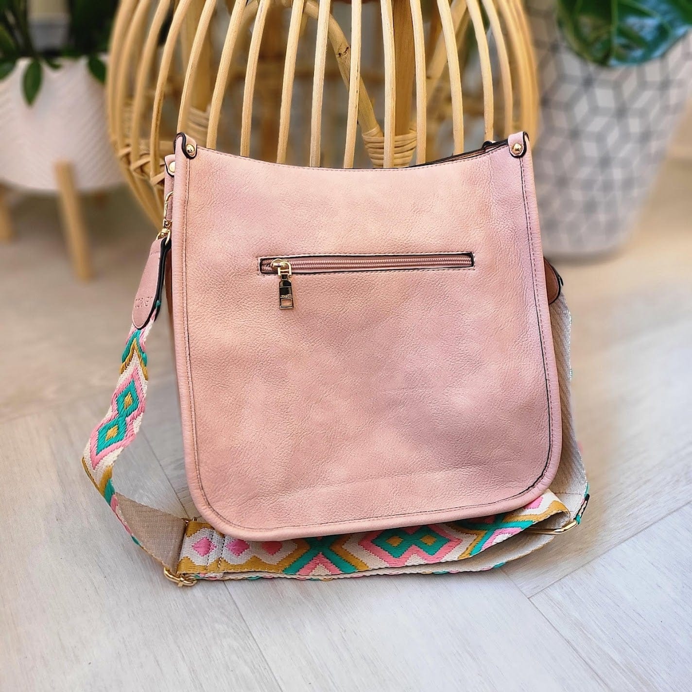 CROSSBODY DIAMOND PATTERN GUITAR STRAP SATCHEL IN DUSTY PINK - Love Marlow