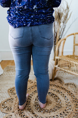 HIGH - RISE SUPER STRETCHY SKINNY JEANS IN GREY - Love Marlow