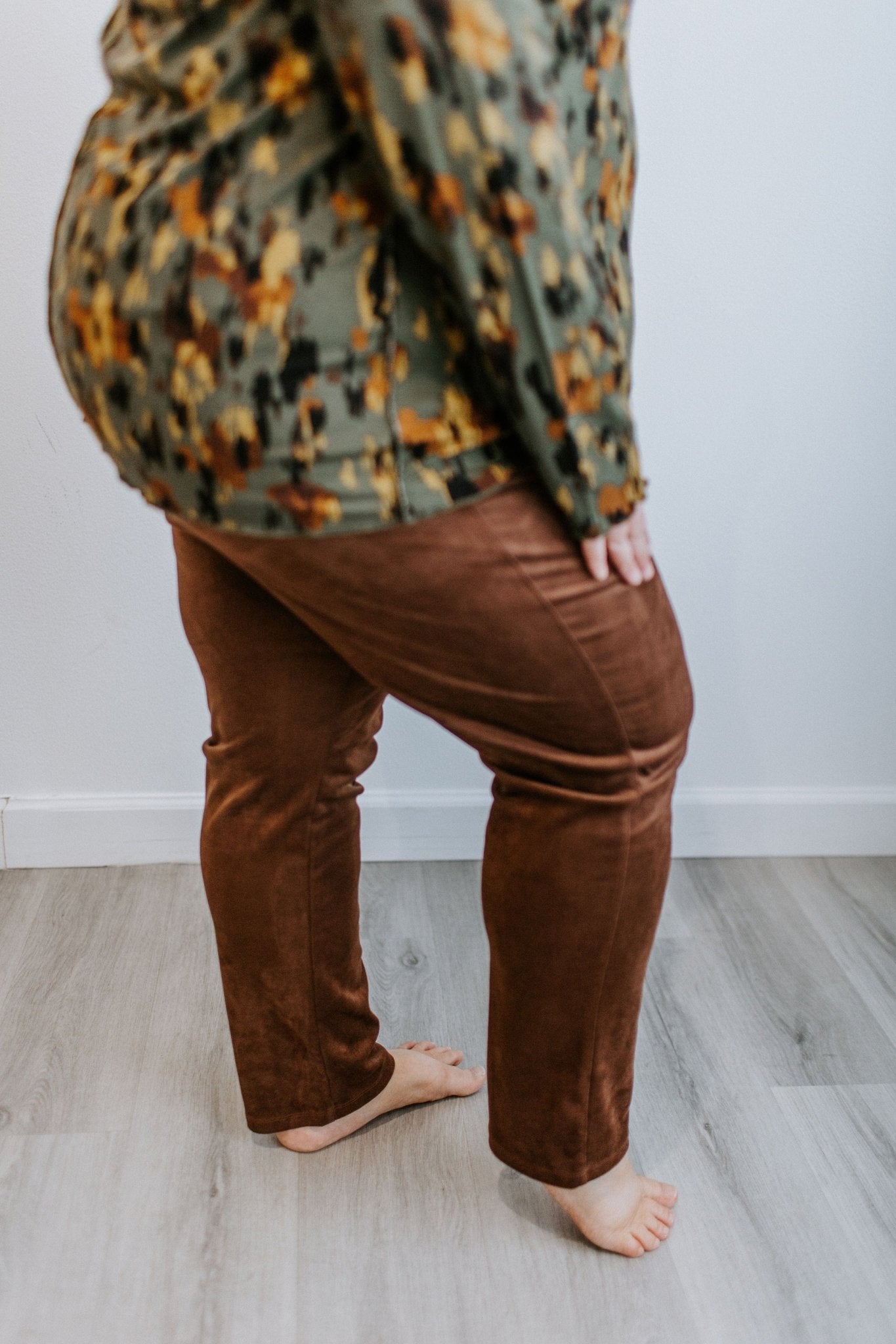 MICROSUEDE TREGGING IN BARK - Love Marlow