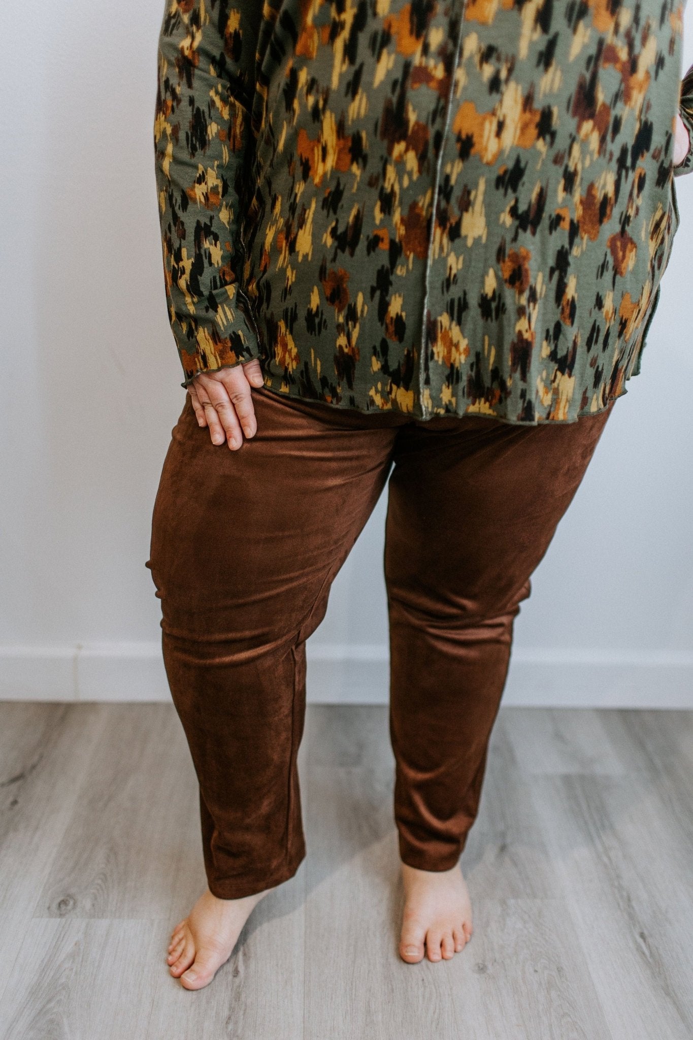 MICROSUEDE TREGGING IN BARK - Love Marlow