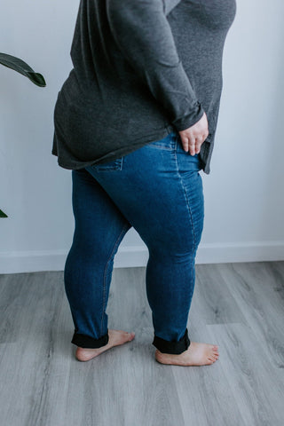 MID - RISE STRETCH SKINNY JEAN - Love Marlow