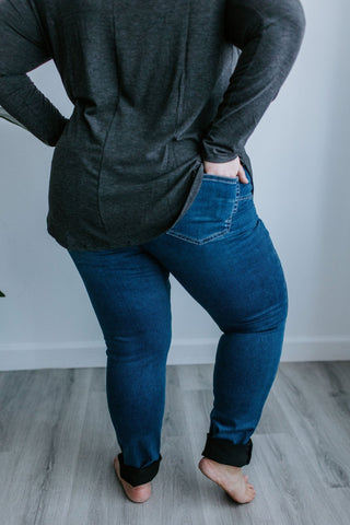 MID - RISE STRETCH SKINNY JEAN - Love Marlow