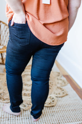 MID - RISE STRETCH SKINNY JEAN IN BLACK - Love Marlow