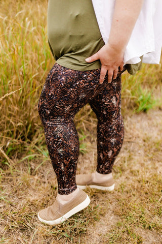 Spanx© FAUX LEATHER SNAKE SHINE LEGGINGS IN MOCHA SNAKE - Love Marlow