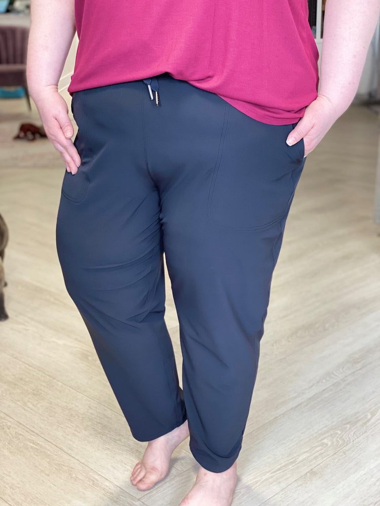 Spanx© OUT-OF-OFFICE TROUSER IN VERY BLACK