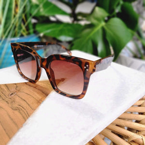 
            
                Load image into Gallery viewer, TELLURIDE SUNGLASSES IN TORTOISE
            
        
