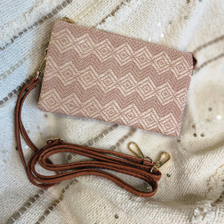 WOVEN DIAMOND PATTERN CLUTCH WITH FAUX LEATHER IN MAUVE - Love Marlow