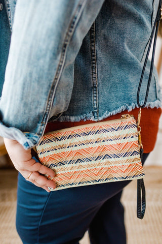 WOVEN STRAW CLUTCH WITH FAUX LEATHER DETAILS IN STRAWBERRY MINT - Love Marlow